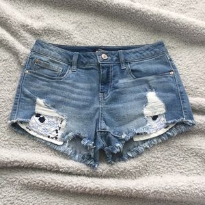 Embroidered Pocket Jean Shorts